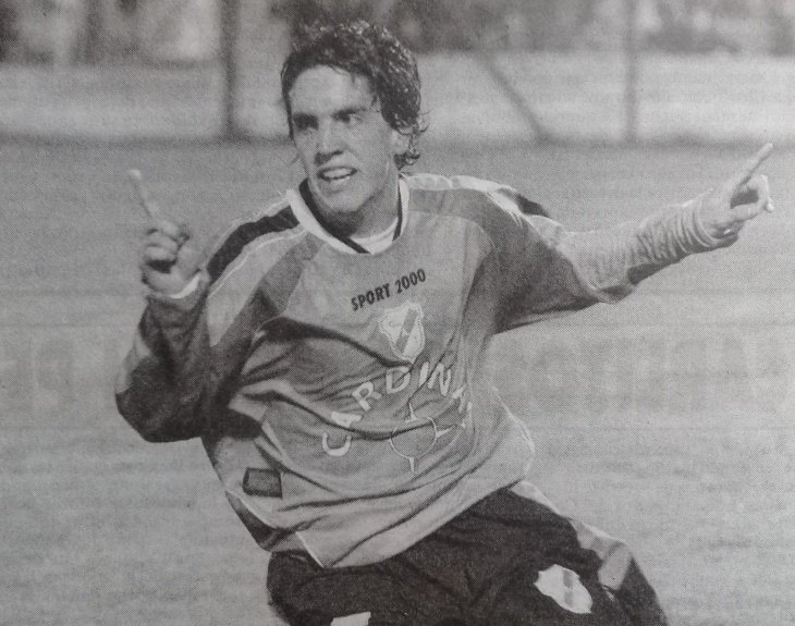 Homeee17's tweet photo. La figura de Temperley cuando Messi debutó en la selección ➡️ la figura de Temperley cuando Messi se retiró de la selección. https://t.co/aGJLvxN2vN