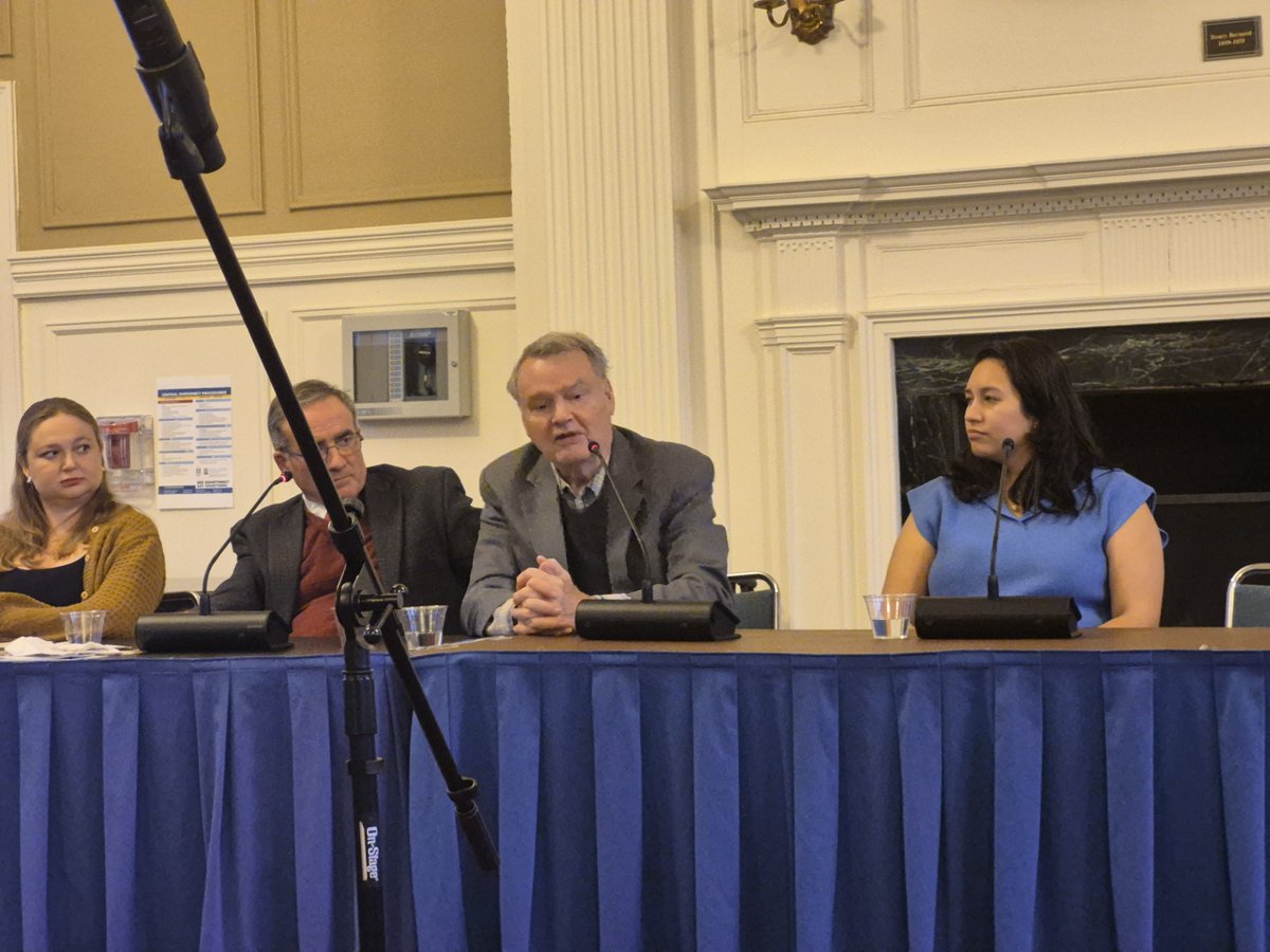 hsyreswrites's tweet photo. Jim Smith, talks about his wife, Jacqueline Smith's, former reporter for Stars &amp; Stripes experience being fired by the Pentagon.
@CCSUJournalism #JRN255 #NEWSENGAGEMENTDAY #CCSUJOURNALISM https://t.co/wvQRlaS8IY