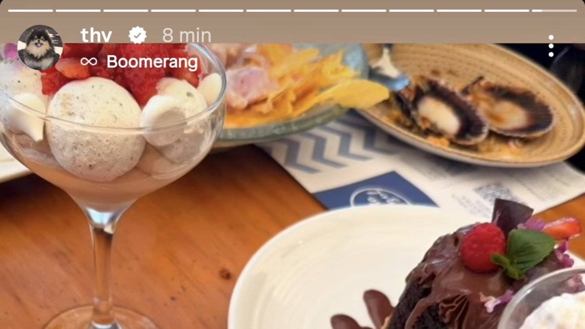 iuiu_bangtiny's tweet photo. MIREN ESE PLATO VACÍO, ES UN CEVICHE DE CONCHAS NEGRAS VACÍO ESE KSKSKOEE OJO https://t.co/gvVUUZfHU6