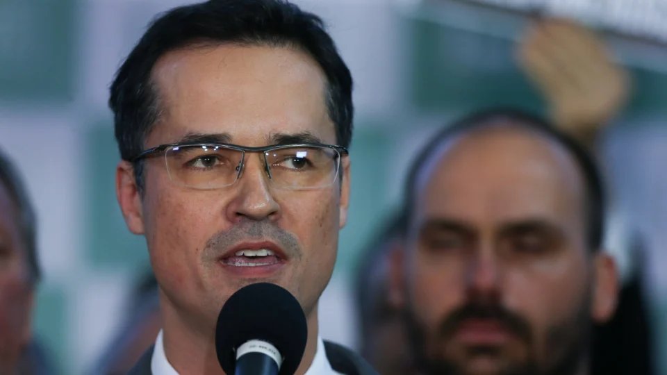 gazetadopovo's tweet photo. Deltan diz que não haverá “anistia” para ministros do STF e defende responsabilização por abusos

https://t.co/GiaxDSU88e https://t.co/BPpubjCLUh