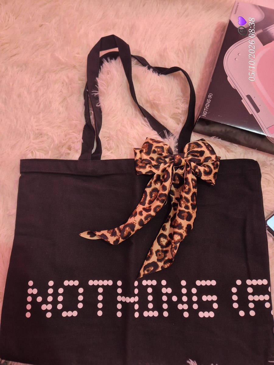 Reyahkim's tweet photo. Flexing my #freebies 🩷 during the BA media launch last week!! 

Phone holder, lanyards, stickers, tote bag!!! You are @nothing but generous! 💜 thank u so much!!!

NOTHING GLOBAL AMBASSADOR V
TAEHYUNG FOR NOTHING
#TAEHYUNGxNOTHING
#VxNOTHING https://t.co/McK53tKk7k