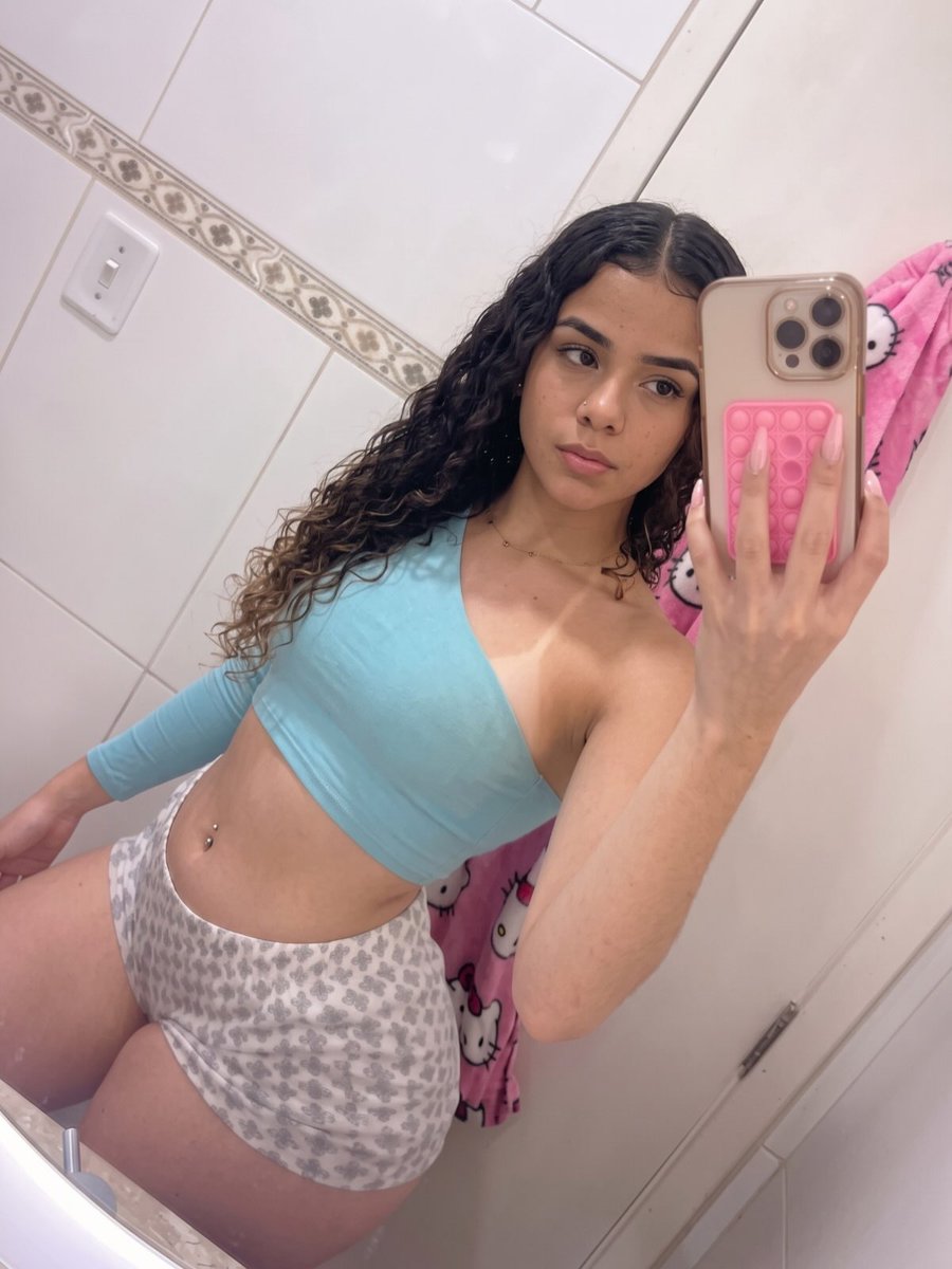 maricapelliof's tweet photo. prontinha pra dormir🥰 https://t.co/J9Y8uVE60K