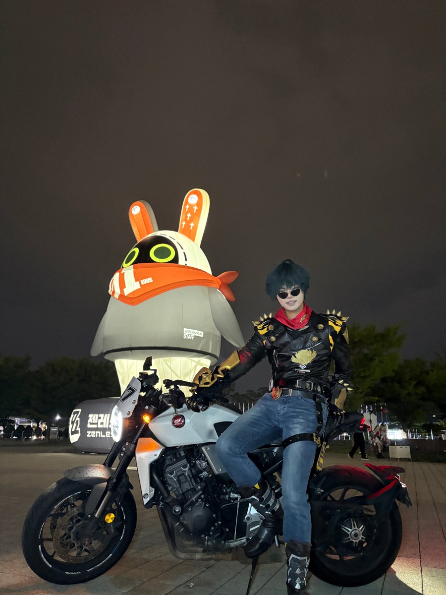 support03_cos's tweet photo. 어때 로프꾼 라이딩 갈래?

#zzzerocosplay #Hoyoland2026 https://t.co/M4OEAFmlg9