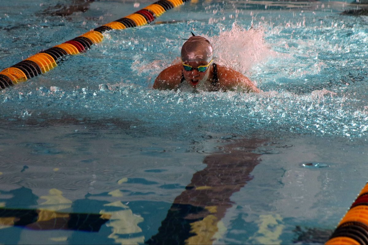 lafo55828's tweet photo. Wayne county meet year 2!

200 medley- fly split - 30.30
200 IM - 2:40.69
100 fly - 1:09.92
200 free relay - leg 3 split - 29.18 https://t.co/shQbBzjEKS