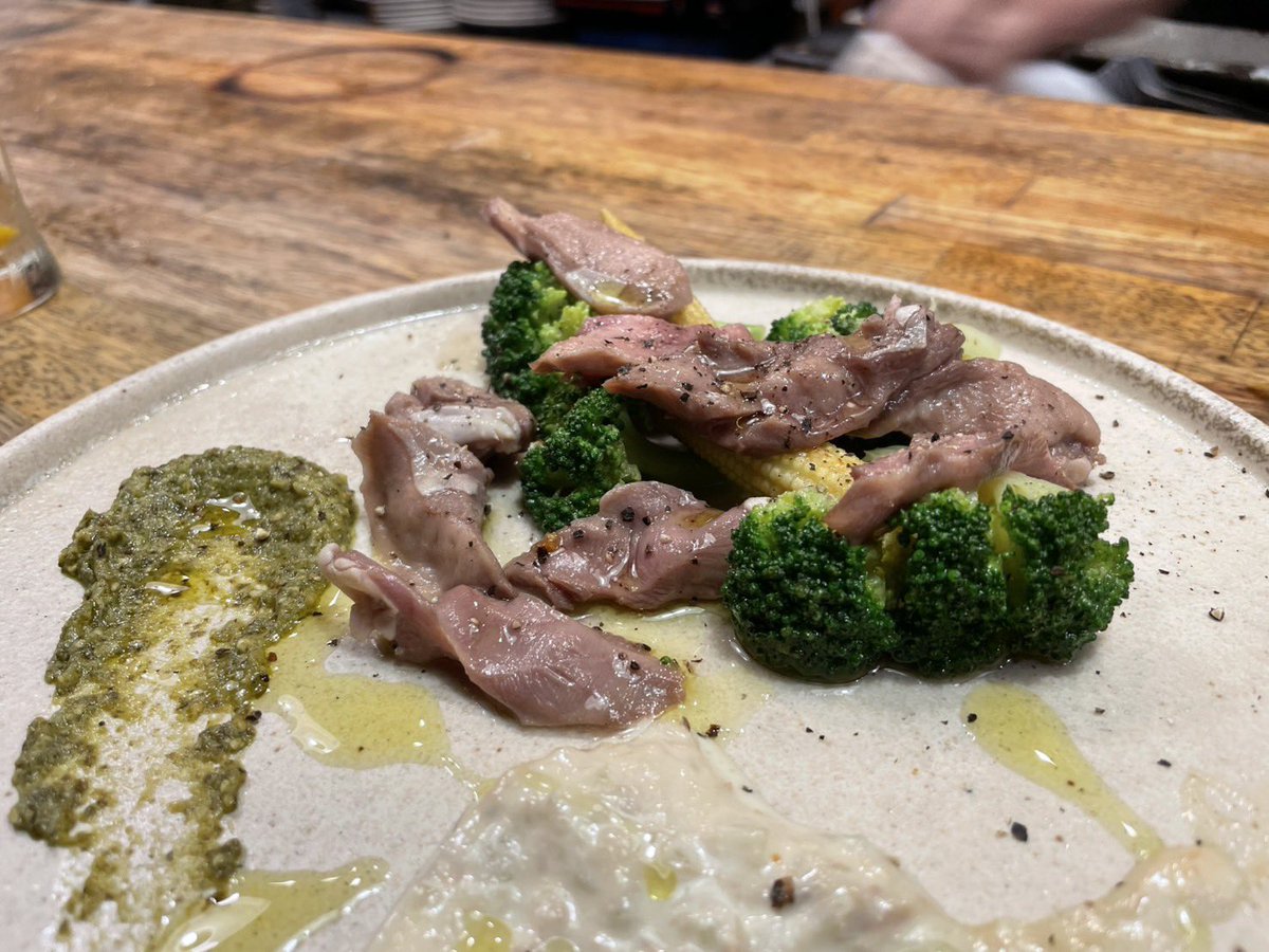 nek000gohan's tweet photo. 駝鳥のたたき
チタタプ鍋
鹿タンステーキ
クロコダイルの舌串
駝鳥の焼き串
どんぐり猪の焼き串
野うさぎもものロティ

全部美味かった‼︎
天満駅近く
とっとり酒場さん

予約はインスタから！ https://t.co/SUk3QxiGrQ