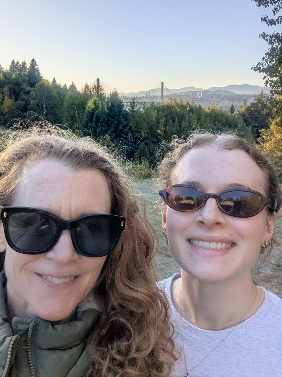 perfinker's tweet photo. Super sunny Fall weekend and lots of time outside 🍁 🌿  Just what I needed! https://t.co/VJJbW6lYqD