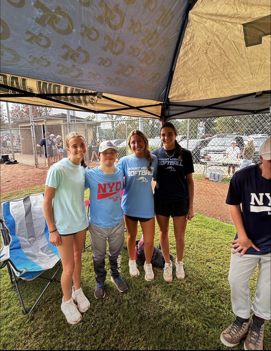 HClockadale's tweet photo. So thankful I got to spend my Saturday volunteering for the Christopher League! ⚾️

It was so special meeting all these amazing kids, and getting to help them play the sport they love! I am always the one on the field playing so it was so fun getting to make others happy!
@starsnationalfp @StarsNatColeman @MVM_Softball