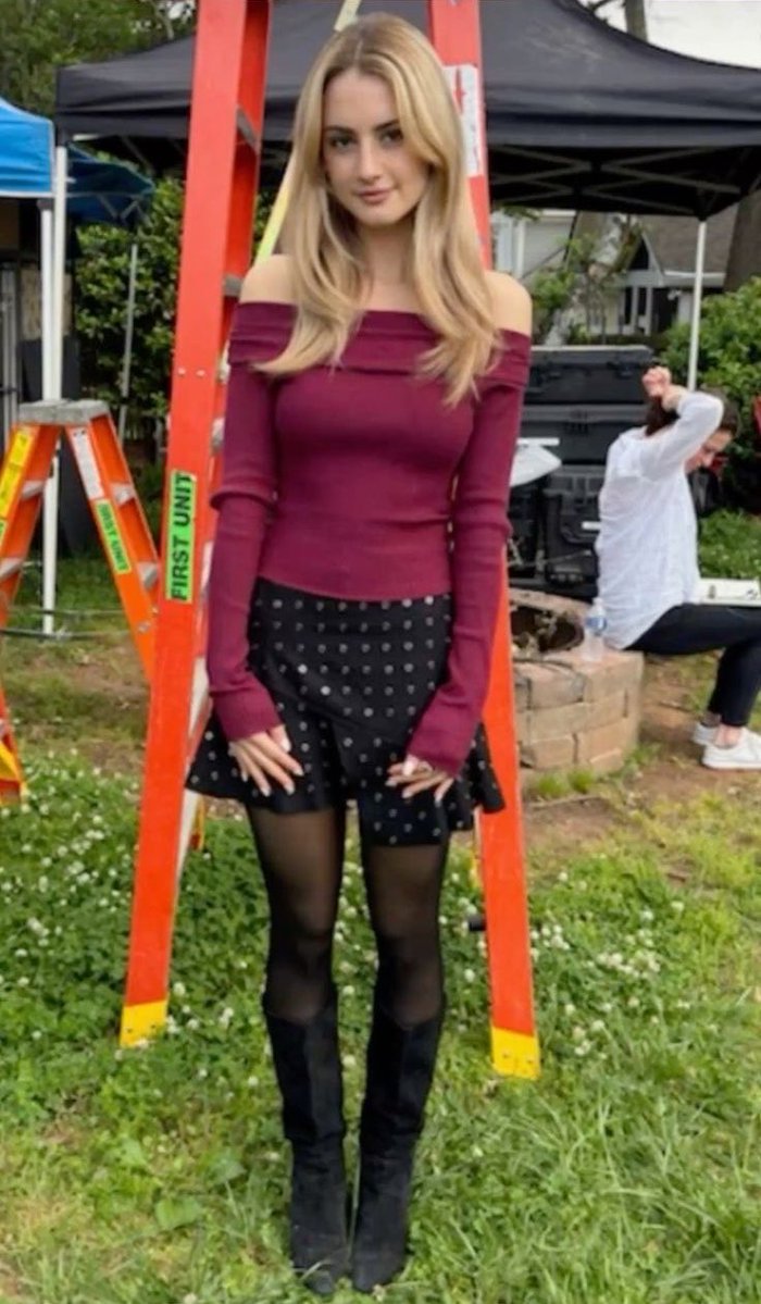 wishfu1l's tweet photo. theee fall inspo queen https://t.co/LiFiqUSwoZ