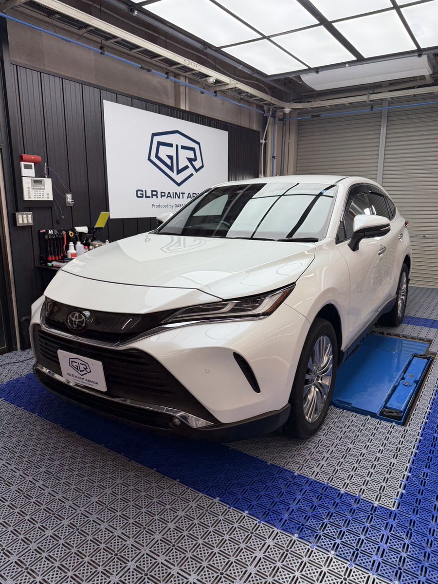 garagelowride's tweet photo. 【トヨタ ハリアー プロテクションフィルム GLR ペイントアーマー『鋼(HAGANE)』グロス施工】
東京都立川市内よりご来店のお客様です。
完成しました!
今回はありがとうございました!!
https://t.co/JR6drD1U0a
#ガレージローライド #トヨタ #ハリアー #プロテクションフィルム #ppf #ペイントアーマー #glrペイントアーマー #glr #車好き #車好きな人と繋がりたい #東京 #立川 #多摩 #車