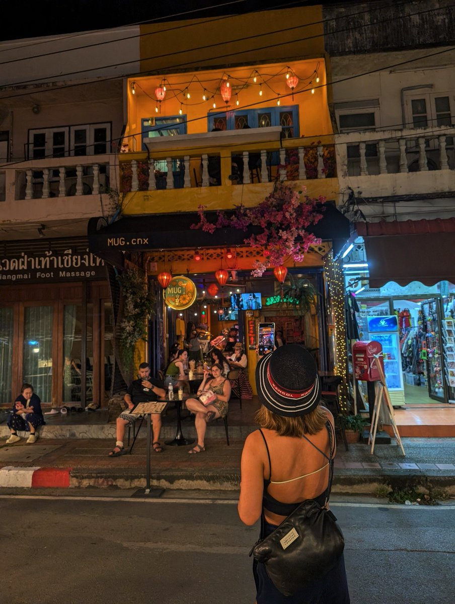 anuspa46's tweet photo. チェンマイいてます🇹🇭
初めて荷物ロストバゲージしました
おぱようございます https://t.co/TVnaHYVZAO