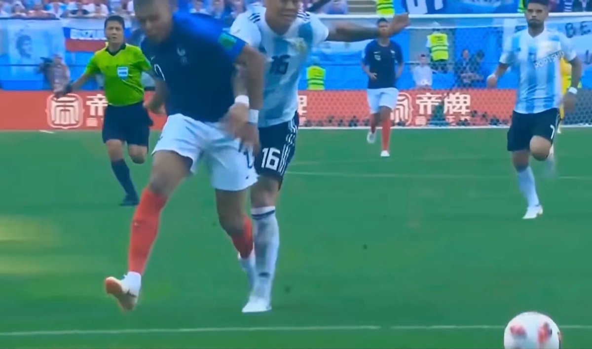 roboscontraarg's tweet photo. @stopthatdembele Aun tiene 2018 que Francia nos robó 

1 penal no pitado a Argentina y 1 penal robado para la Francia https://t.co/pUlVoCC7Ko