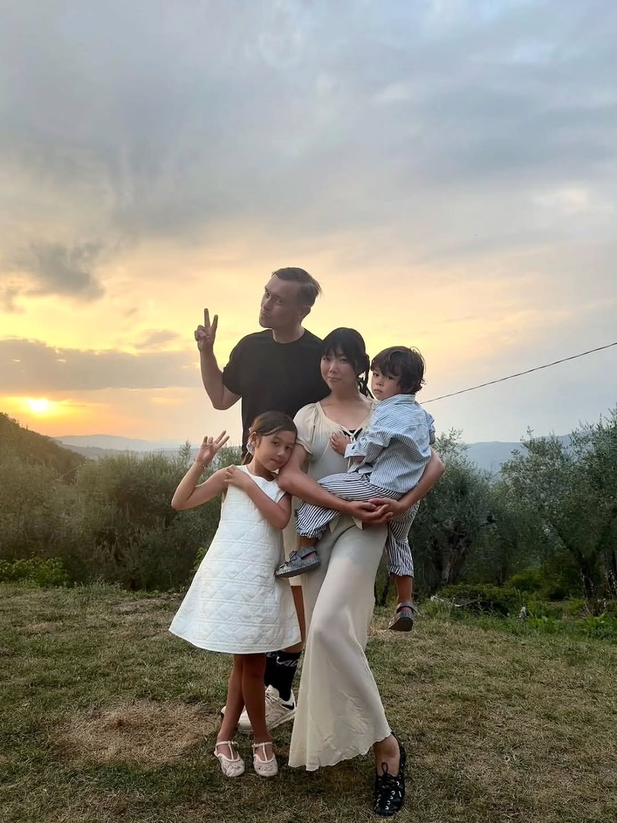 wmaf_couples's tweet photo. WMAF family # 873 - British 🇬🇧
#susannalau #susiebubble #wmaf #whitemaleasianfemale #interracial #interracialcouple #internationalcouple #afwm #wmaw #internationallove #whiteguysasiangirls #whiteguy #asiangirl #asiangirlwhiteguy #british #britishguys #britishgirl #asianbritish https://t.co/3cOY36no1N