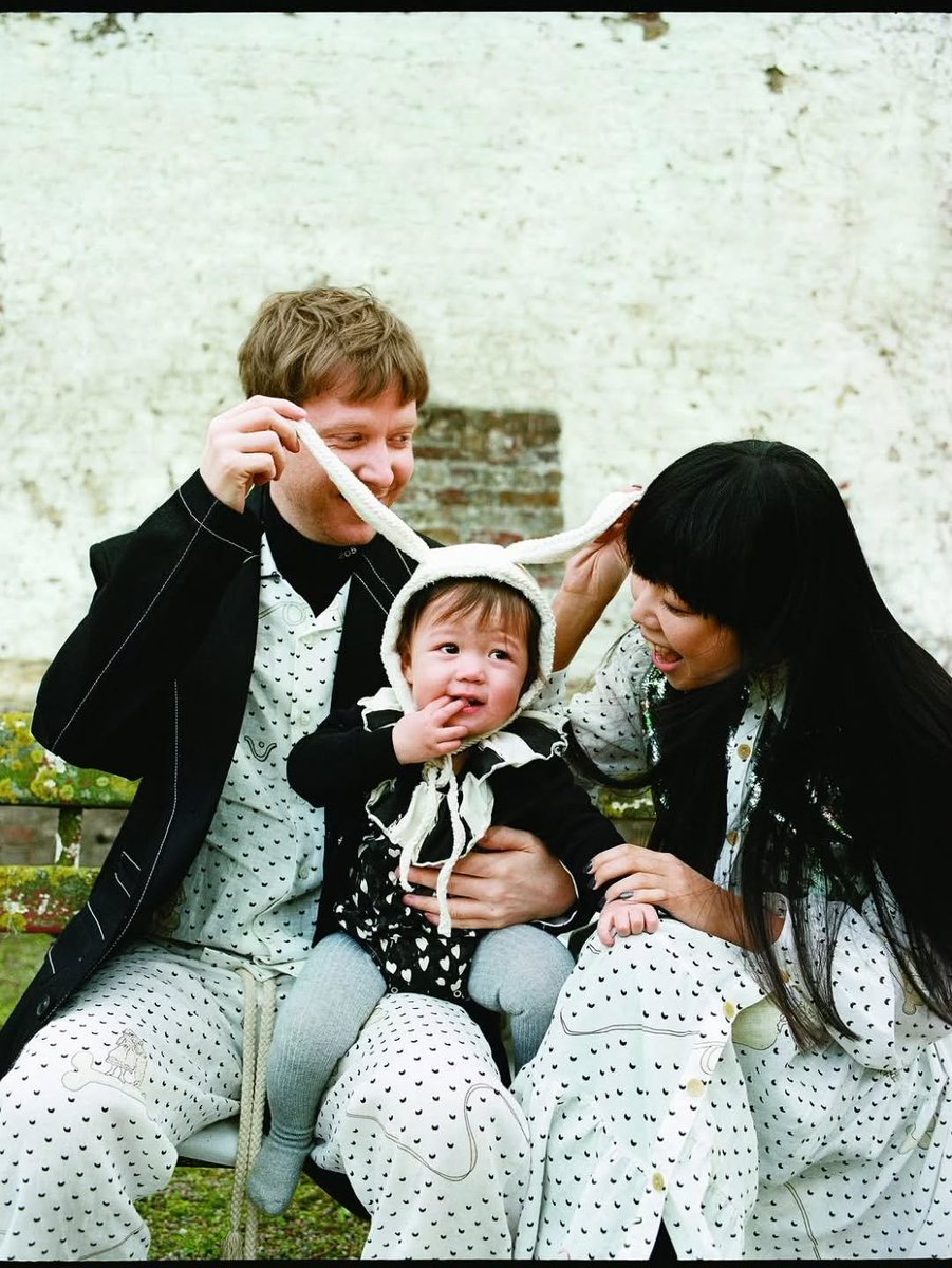 wmaf_couples's tweet photo. WMAF family # 873 - British 🇬🇧
#susannalau #susiebubble #wmaf #whitemaleasianfemale #interracial #interracialcouple #internationalcouple #afwm #wmaw #internationallove #whiteguysasiangirls #whiteguy #asiangirl #asiangirlwhiteguy #british #britishguys #britishgirl #asianbritish https://t.co/3cOY36no1N