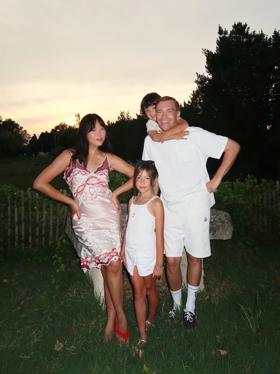 wmaf_couples's tweet photo. WMAF family # 873 - British 🇬🇧
#susannalau #susiebubble #wmaf #whitemaleasianfemale #interracial #interracialcouple #internationalcouple #afwm #wmaw #internationallove #whiteguysasiangirls #whiteguy #asiangirl #asiangirlwhiteguy #british #britishguys #britishgirl #asianbritish https://t.co/3cOY36no1N