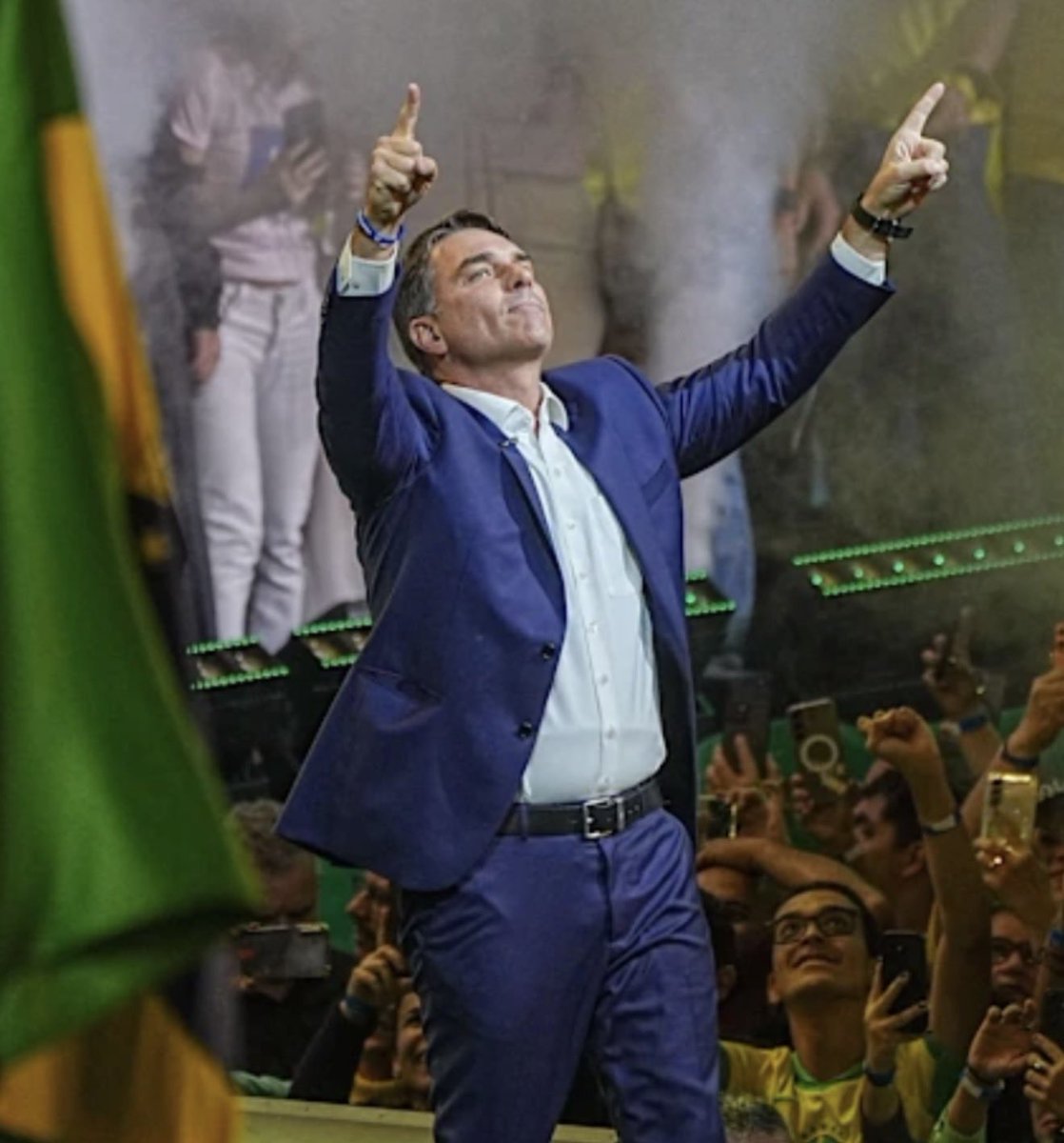 MAGAVoice's tweet photo. 🚨 JUST IN: Flávio Bolsonaro just WON the first round of the Brazil’s Presidential Election. HUGE

Leftist did NOT see this outcome coming AT ALL

Brazilian Patriots want their country back https://t.co/EXEe80q0bM