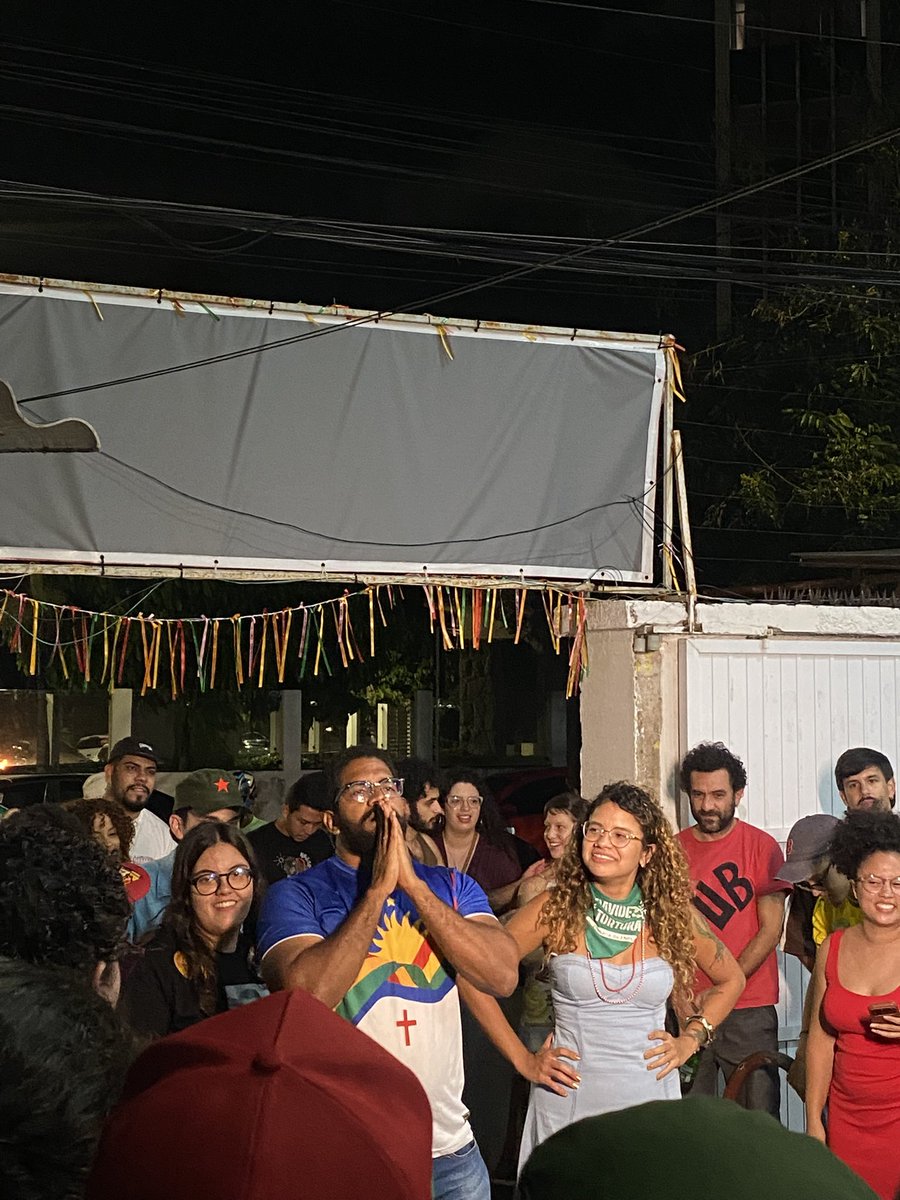 bibsoars's tweet photo. MEU DEPUTADO FEDERAL É COMUNISTA, É RADICAL E O NOME DELE É JONES MANOEL 🚩🦀⭐️🇧🇷 https://t.co/w3IIxlGvOE