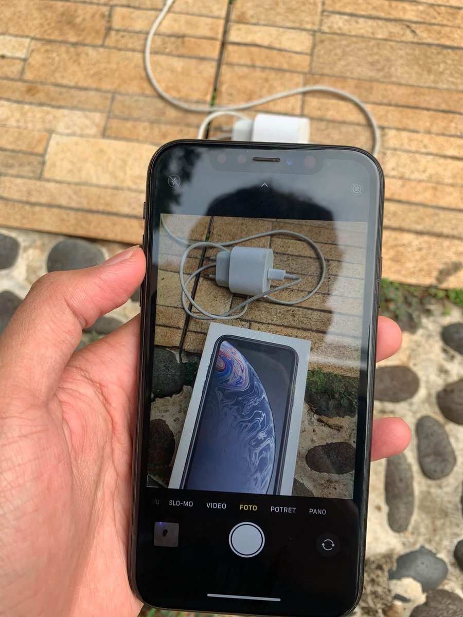 chocoavocal's tweet photo. mau jual iphone xr 128gb ex ibox 
jual krena udah ga ku pake ambil aja brp negoin aja . masih bagus normal semua belm prnh ada kendala. minus bh aja udah 85% tp msh normal awet ga drop.
jual 2.200.000 aja ambil lgsung .
di utamain cod lgsung ya cek d tmpt. dm https://t.co/6DOBWmo0gk