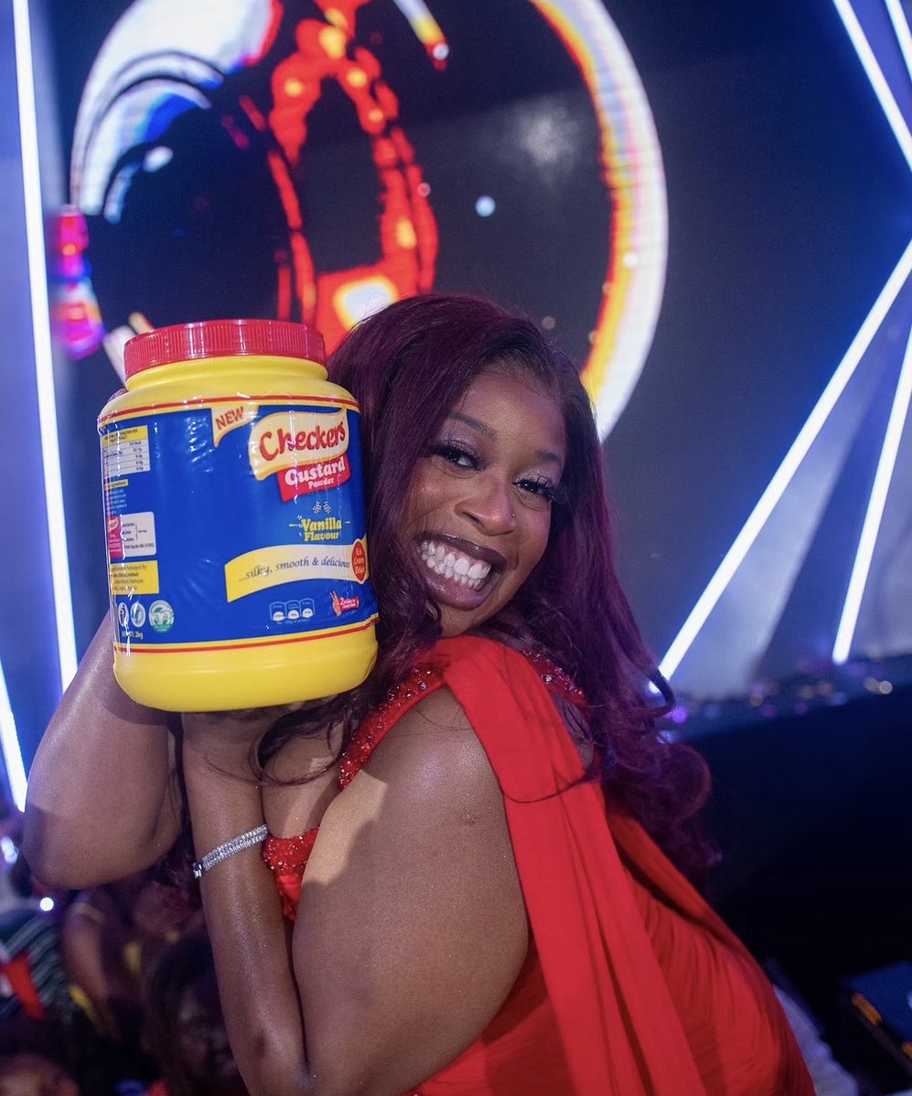 BMakungany1912's tweet photo. Ohhhhh my most beautiful 😍😍😍😍😍😍
The money is custard sis 😭💃💃💃
#BBNàija 
#teminkem https://t.co/tf17VBilBX