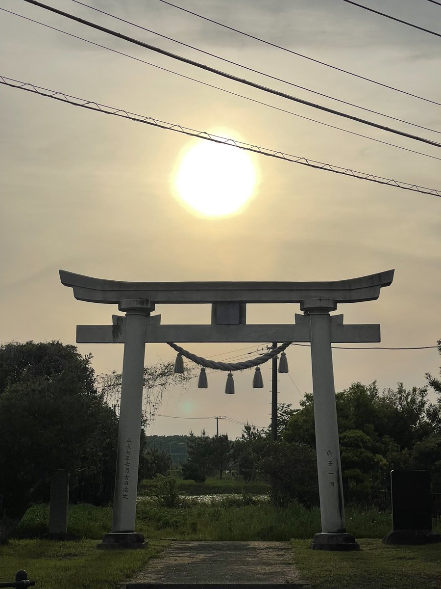 chiba_jinja's tweet photo. 印旛と麻賀多神社④

麻賀多神社は、駒形神社（小麻賀多から変化か）や合祀された社を含めると、三十社ほど鎮座している。

分布図を見ると、往古、印旛国造が成田から南に向かって開拓をしていったのが想像できる。

🟦麻賀多神社十八社
🔷その他の麻賀多神社

※江戸時代創建の社も多い https://t.co/GzedMnoYsA
