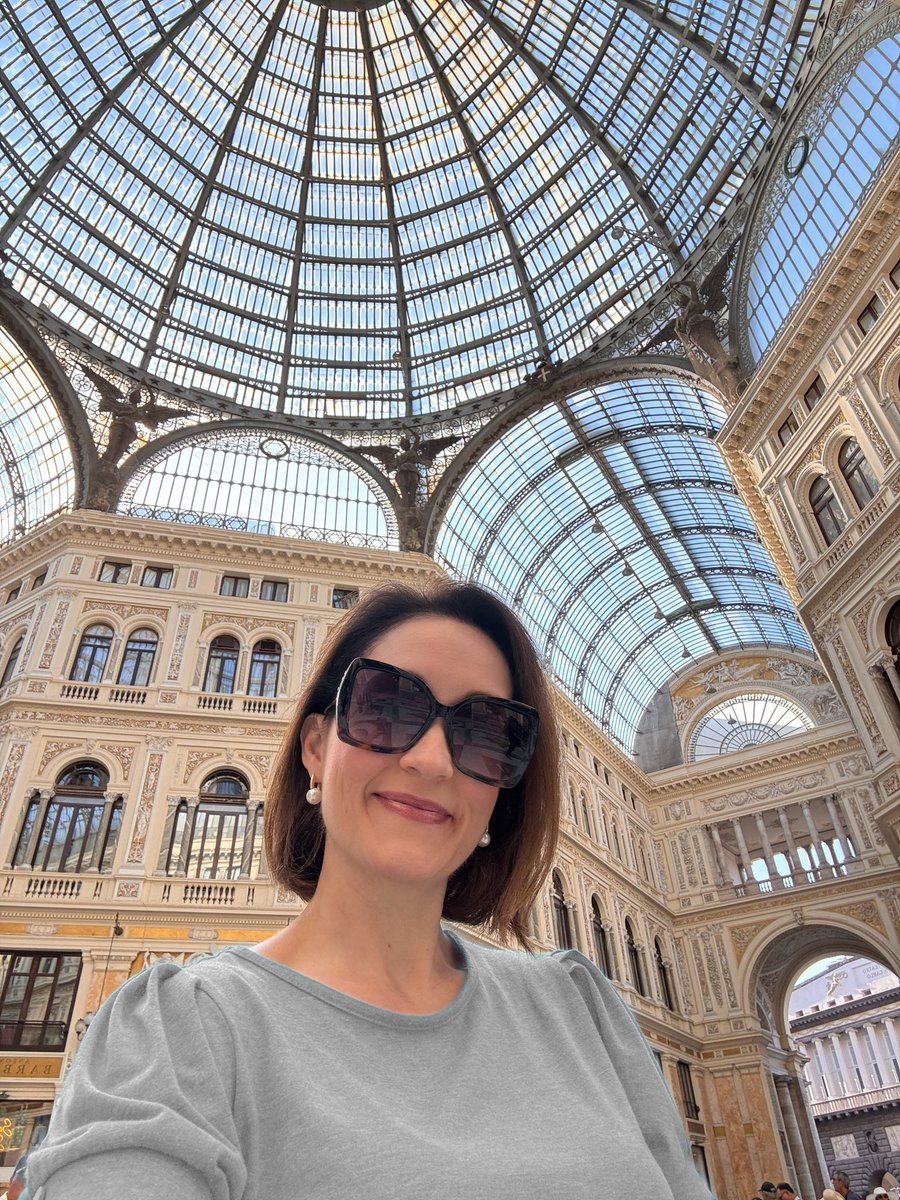 morley_erin's tweet photo. Prima volta a NAPOLI!! 

This week I’m singing two concerts of ALCINA, Oct 9 &amp; 11 at @teatrosancarlo and I am SO excited to sing in this exceptional theater. These will be the theatre’s very first performances of Handel’s ALCINA! https://t.co/w4lp11pzun