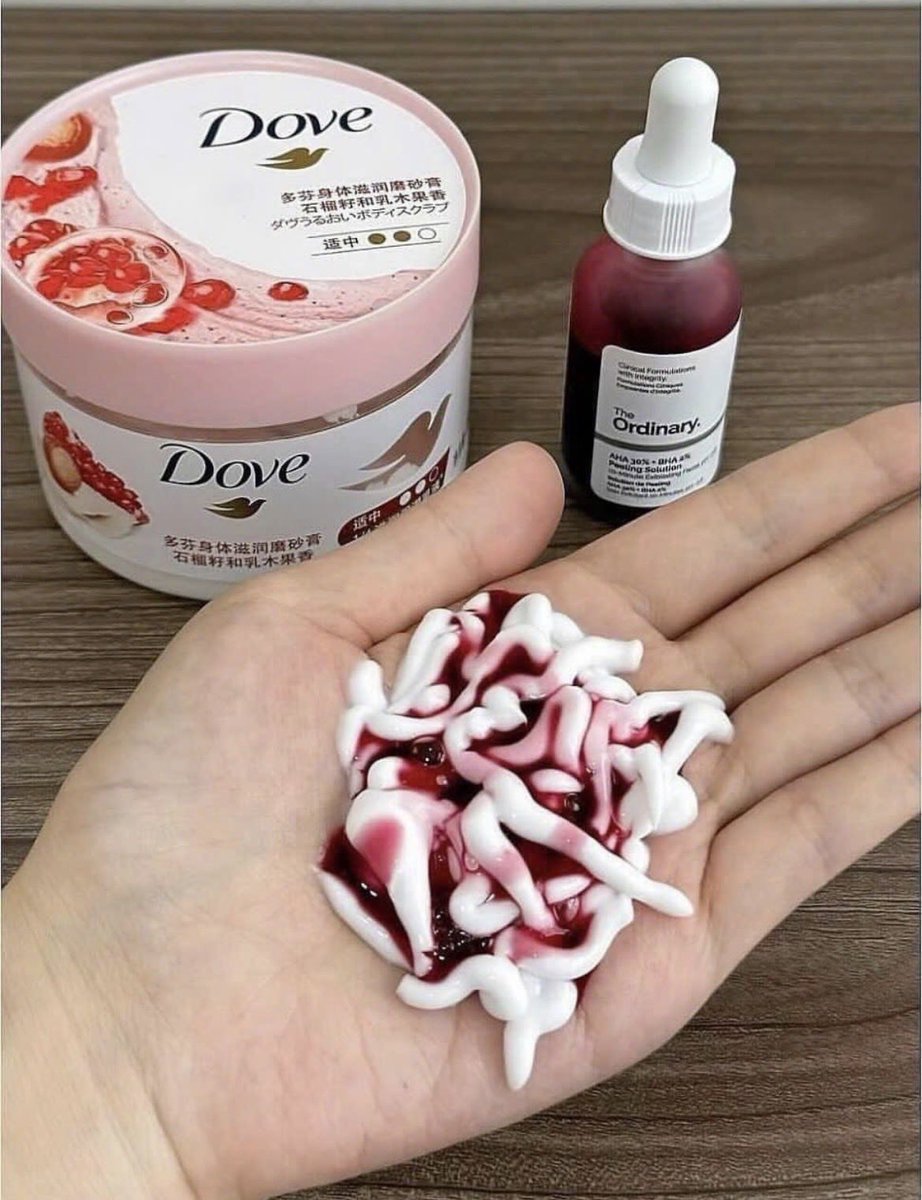 kyaracalista's tweet photo. OKEE AKU GAMAU KERACUNAN SENDIRII DONGG , nih aku kasih tau, aku tuh iseng”nyobain hacks bodycare by douyin ternyata se nampol itu buat nyerahin kulit 😫🫶🫰
aku saranin kalo kalian mau kulitnya lebih cerah bisa cobak pakek iniii!!😭🙌 https://t.co/d9ij5eos2q