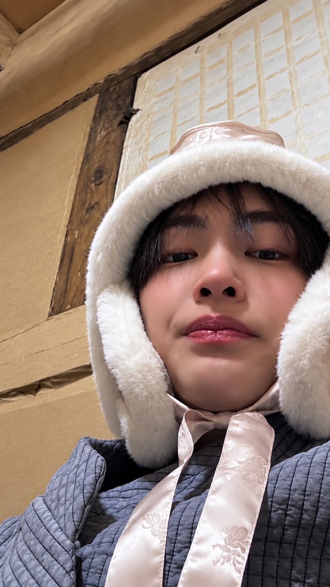 tetecoidezinha's tweet photo. girlkeon https://t.co/MOsms3RfyM