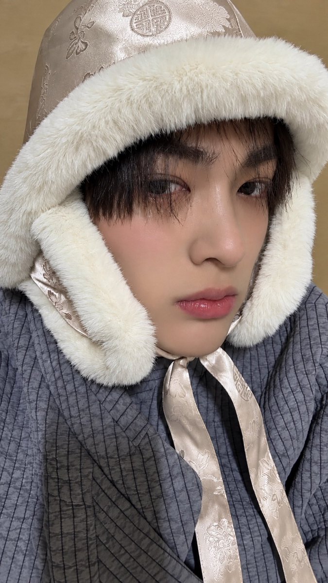 tetecoidezinha's tweet photo. girlkeon https://t.co/MOsms3RfyM