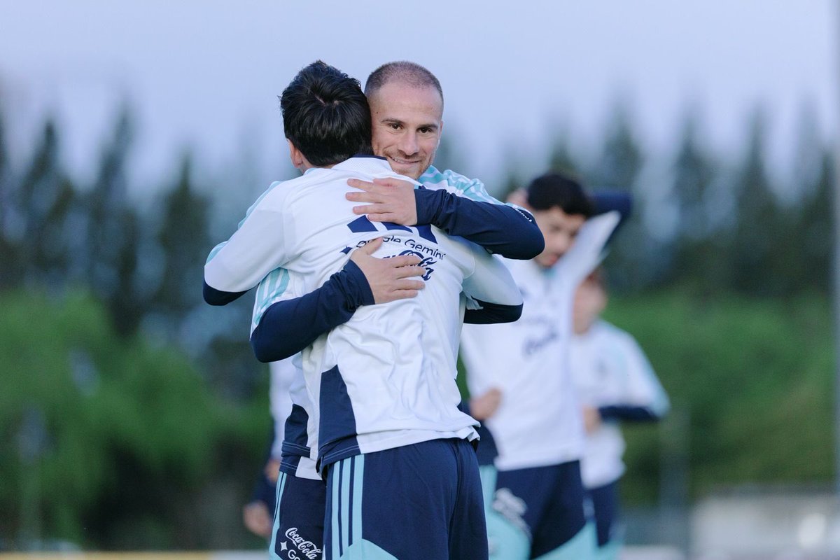 Argentina's tweet photo. #SelecciónMayor Entrenamiento con +1000 de aura ✨💫🥹 https://t.co/B41gVVBAvC