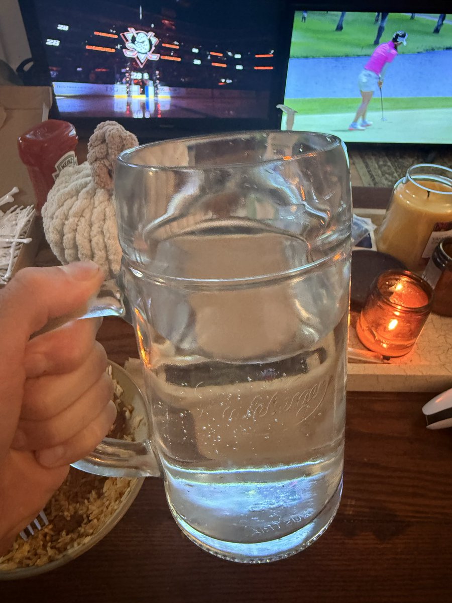 nailgun549's tweet photo. Pounding water out of my German stein during snf tonight to simulate game conditions #cac #amigay https://t.co/J6Gg5OanU4
