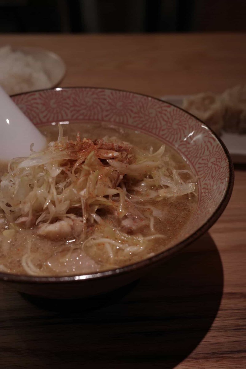 ramen_makisada's tweet photo. 京都に来たら、
この一杯を知らずに帰らないでほしい。

中華料理人が本気で作るラーメン。

「ラーメン まきさだ」

🔥10/2本日から担々麺スタート🔥

本日11:30〜14:00・17:30〜21:00

📍京都・地下鉄烏丸御池.丸太町徒歩6分

#ラーメン #グルメ #京都
#ランチ #観光 
#kyoto #おすすめ https://t.co/jGQO3etNI7