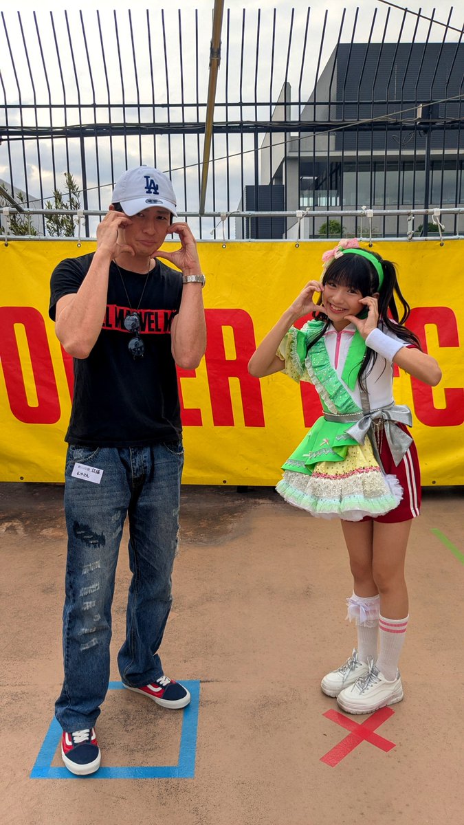 pppppixy's tweet photo. ひょっとして俺とんでもないアイドル見つけたかも
集客凄い流石天下のスタダさん
メンバーに双子がいてパフォーマンスがとても楽しそう
後、何がやばいって推しのむぎちゃん差し置いて最年少メンが控えてる所
無知な状態から知っていく感じ楽しいな

あーむぎちゃん可愛いいー！

#スタアカ
#沖名むぎ https://t.co/0choyAAqEk