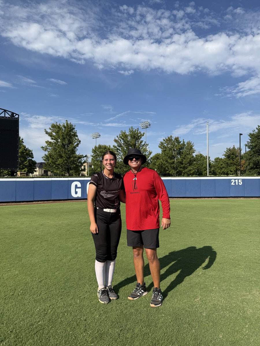 EmmyYoung2028's tweet photo. Loved spending time at Tulsa Softball with Coach Gasso, his staff and players a few weeks ago. I learned a lot and fell in love with the beautiful campus! 
#reigncane # SequoyahIndians #44 
@TulsaSoftball #reflecting https://t.co/V5p6OVncQv