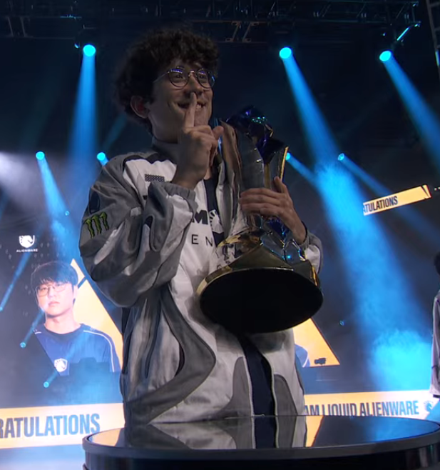 nidagos's tweet photo. @Burrito_TTV MVP el abuelo https://t.co/HUbnDi150V