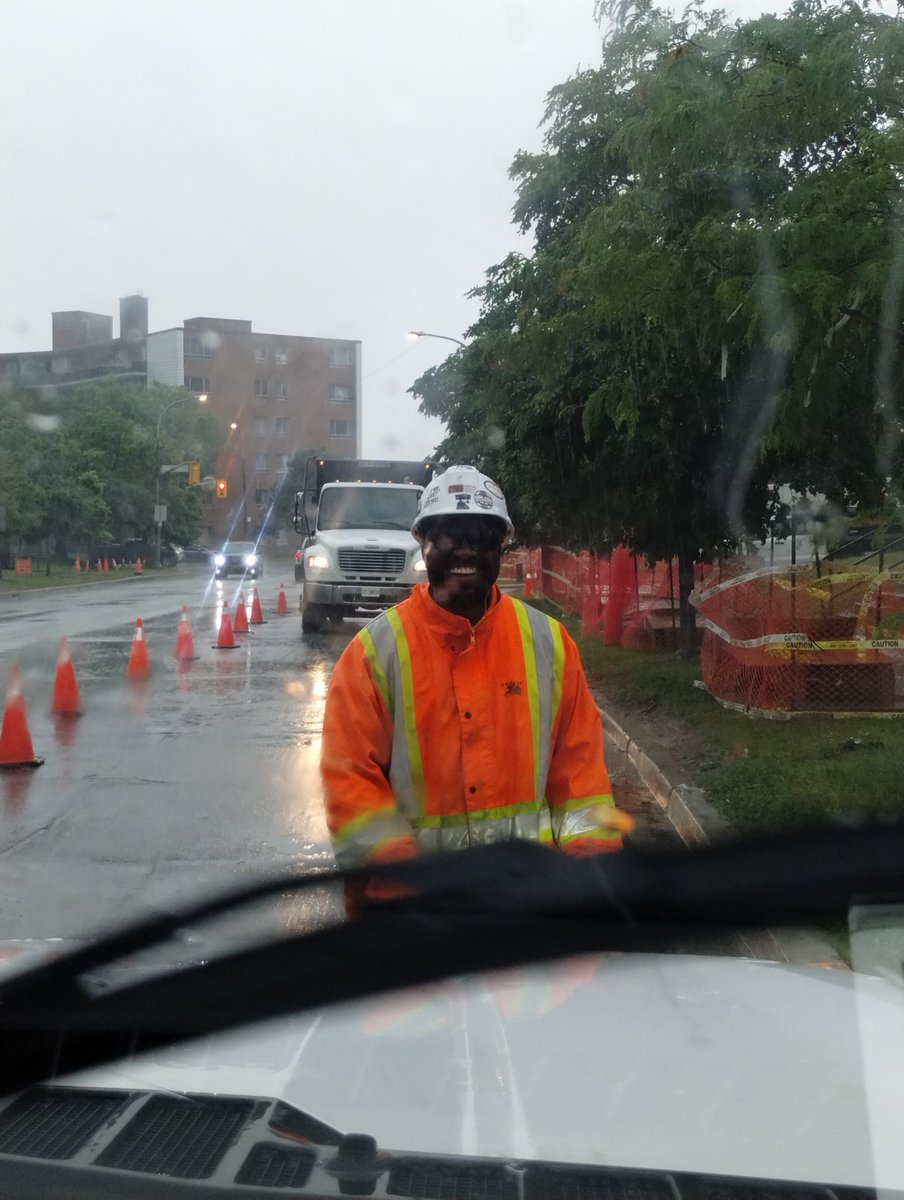 Dannyscomet_'s tweet photo. Working construction was humbling and soul-crushing. 4 a.m. to 10 p.m., every day, while my fellow labourers asked why the hell I was wasting my life at a dead-end job.

Felt like Matt Damon in Good Will Hunting.

Gonna miss you, Craig. https://t.co/8LreIyGtJZ
