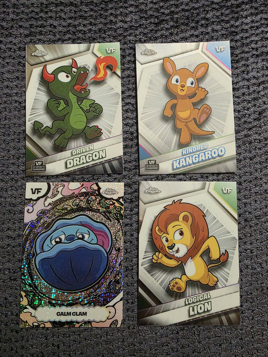 RoyalMayna's tweet photo. I opened a @veefriends pack from a hobby box.
These are the cards. I think the #calmclam is either sparkle or speckled. https://t.co/hgTHScSMZV