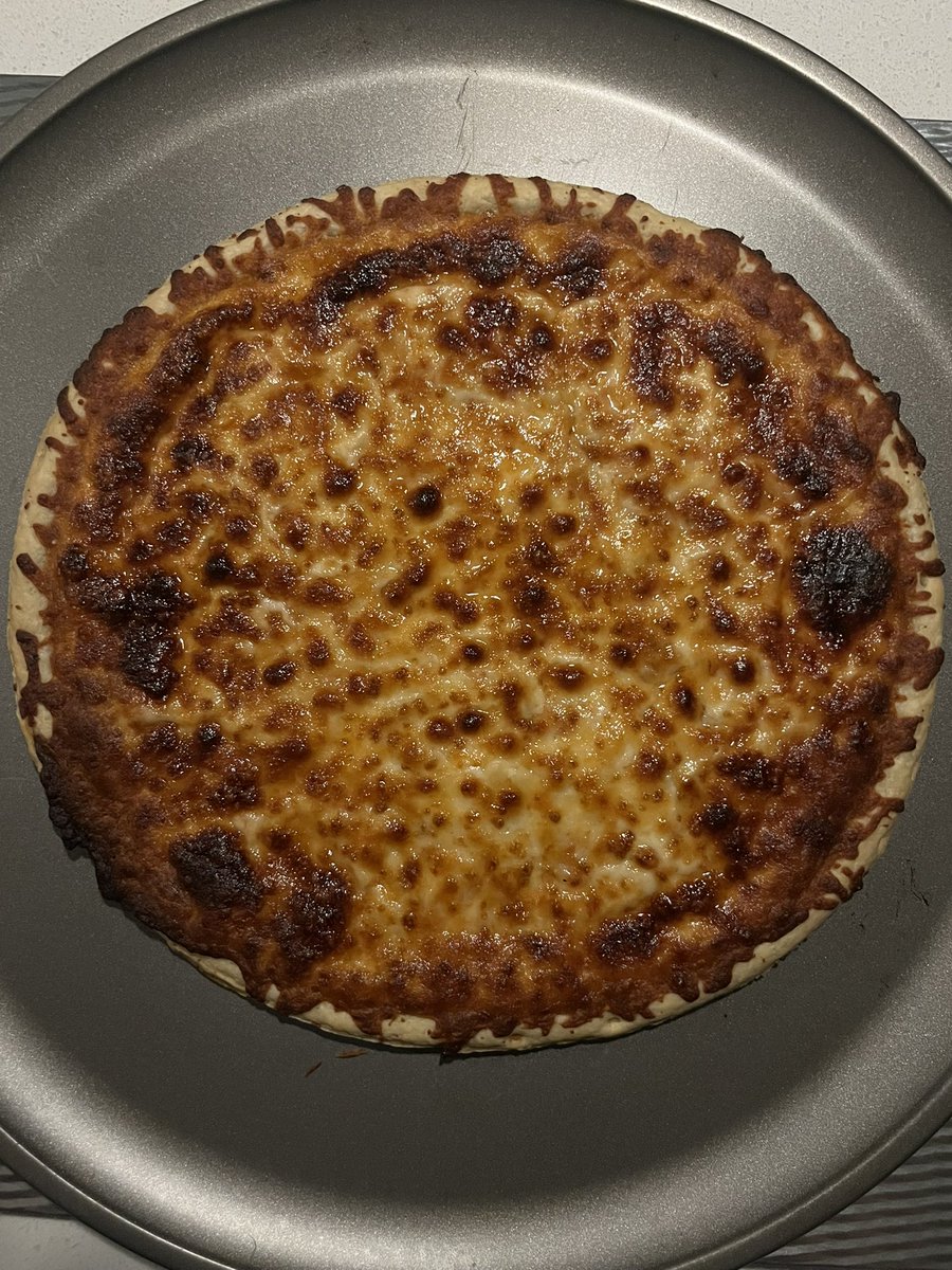 RussEisenstein's tweet photo. A @HomeRunInn win.🍕 https://t.co/zPkP8koTVL