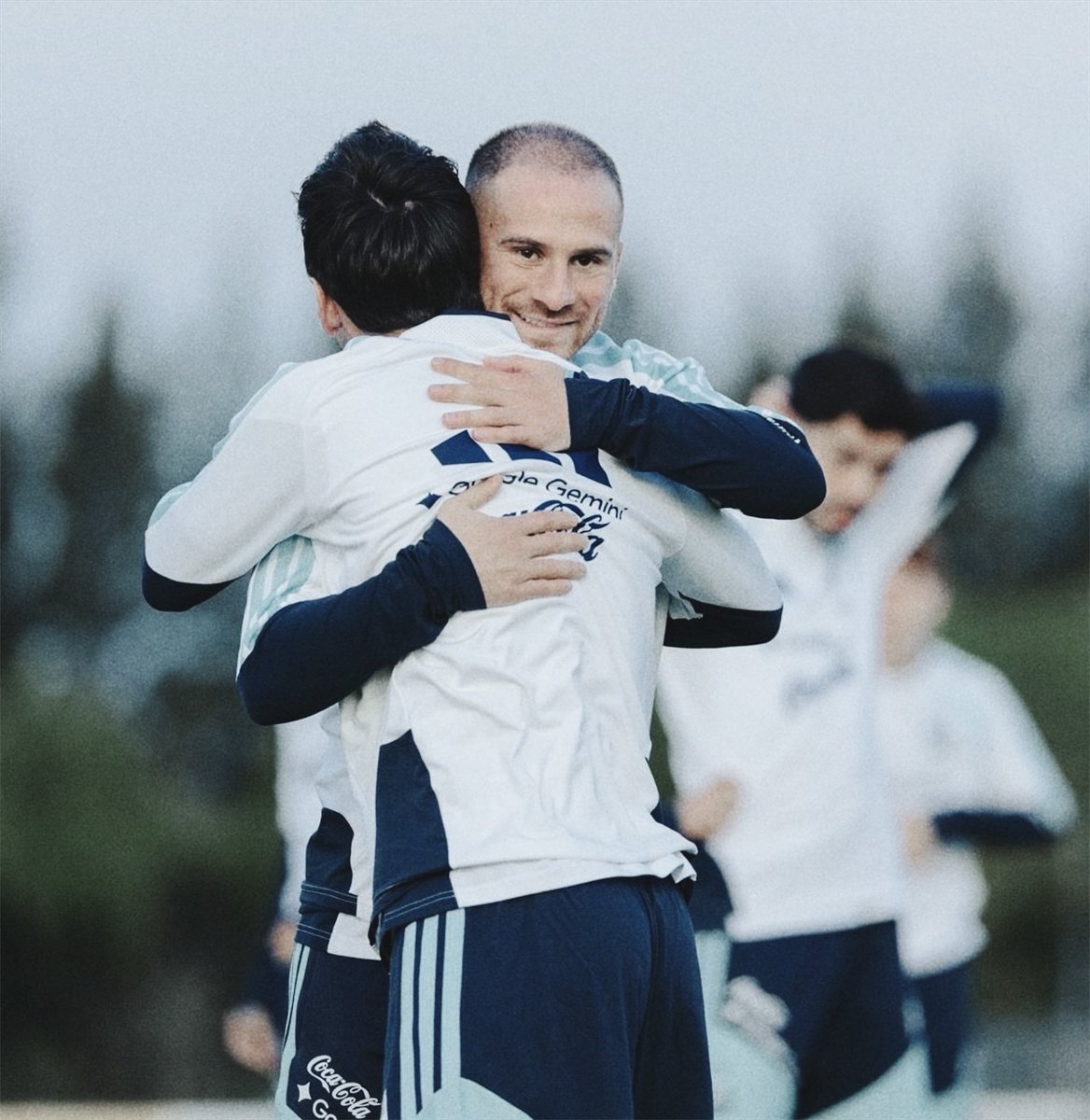 AlbicelesteTalk's tweet photo. LEO MESSI &amp; ALEXIS MAC ALLISTER. 📸❤️ https://t.co/ul6YXUFrAU