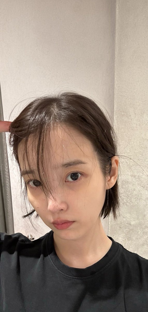 wyjc516's tweet photo. 아이유시 
IU Instagram 
mobile wallpaper 
#아이유 #IU
#유애나화력은_스밍으로부터
#애나야_스밍하자
#이별로부터 #UnknownPlanet
#Dear_my_crazy_soulmate https://t.co/Tog2LWl26w