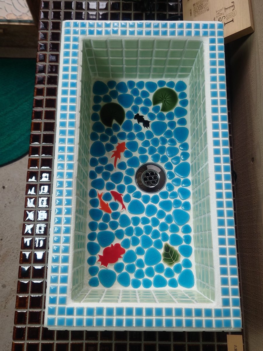 sehviyat's tweet photo. Handmade mosaic tile sink design. https://t.co/J8vPDPUATA