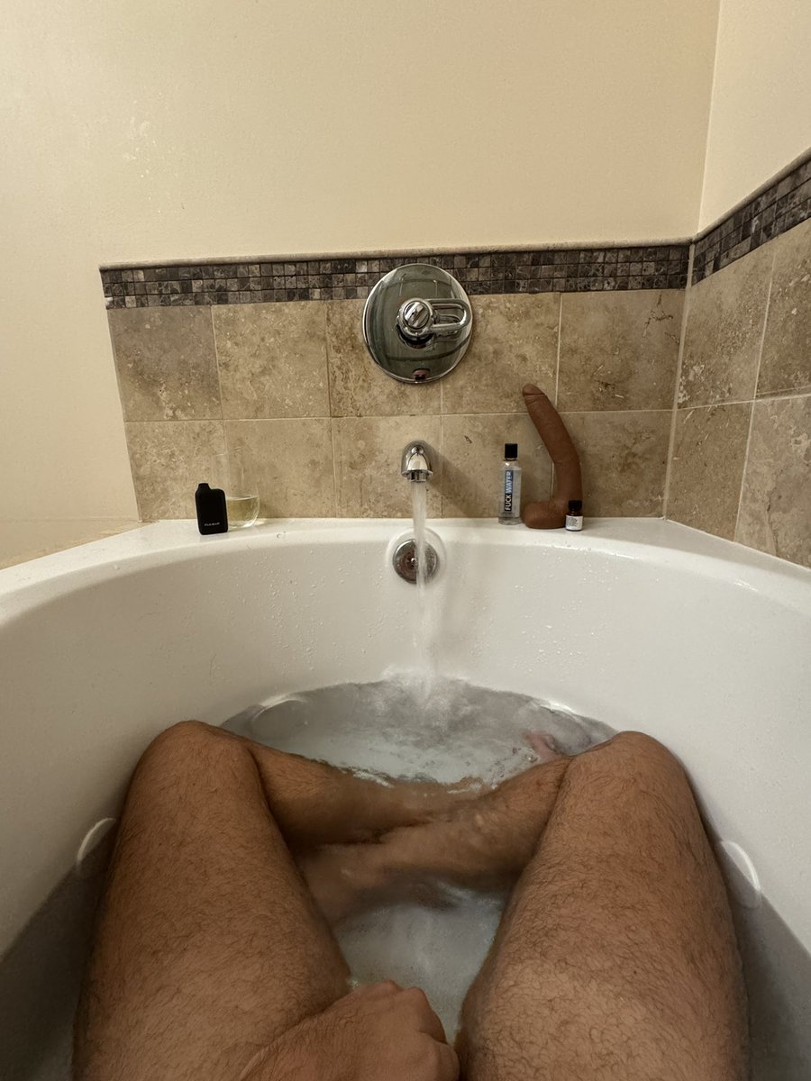 CFun0808's tweet photo. Sunday funday cuming to an end 😈 https://t.co/DS8SfrVIdz