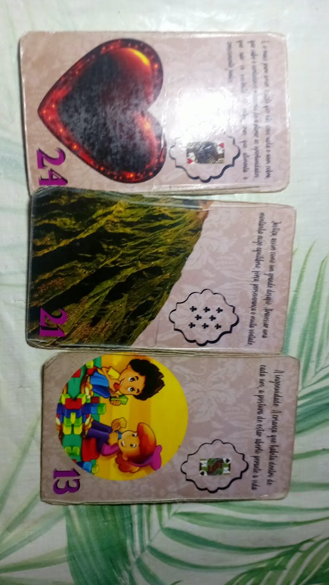 oraculistathai's tweet photo. minha tiragem sobre as eleições 2026:
(Estava com medo de tirar, mas minha amiga obrigou kk) Inicialmente eu pedi o oráculo pra me dar as cartas as crianças (13) e as estrelas (símbolo do pt) para ser uma confirmação. A primeira tiragem veio o coração, a montanha e as crianças https://t.co/uvxoGAeqXN