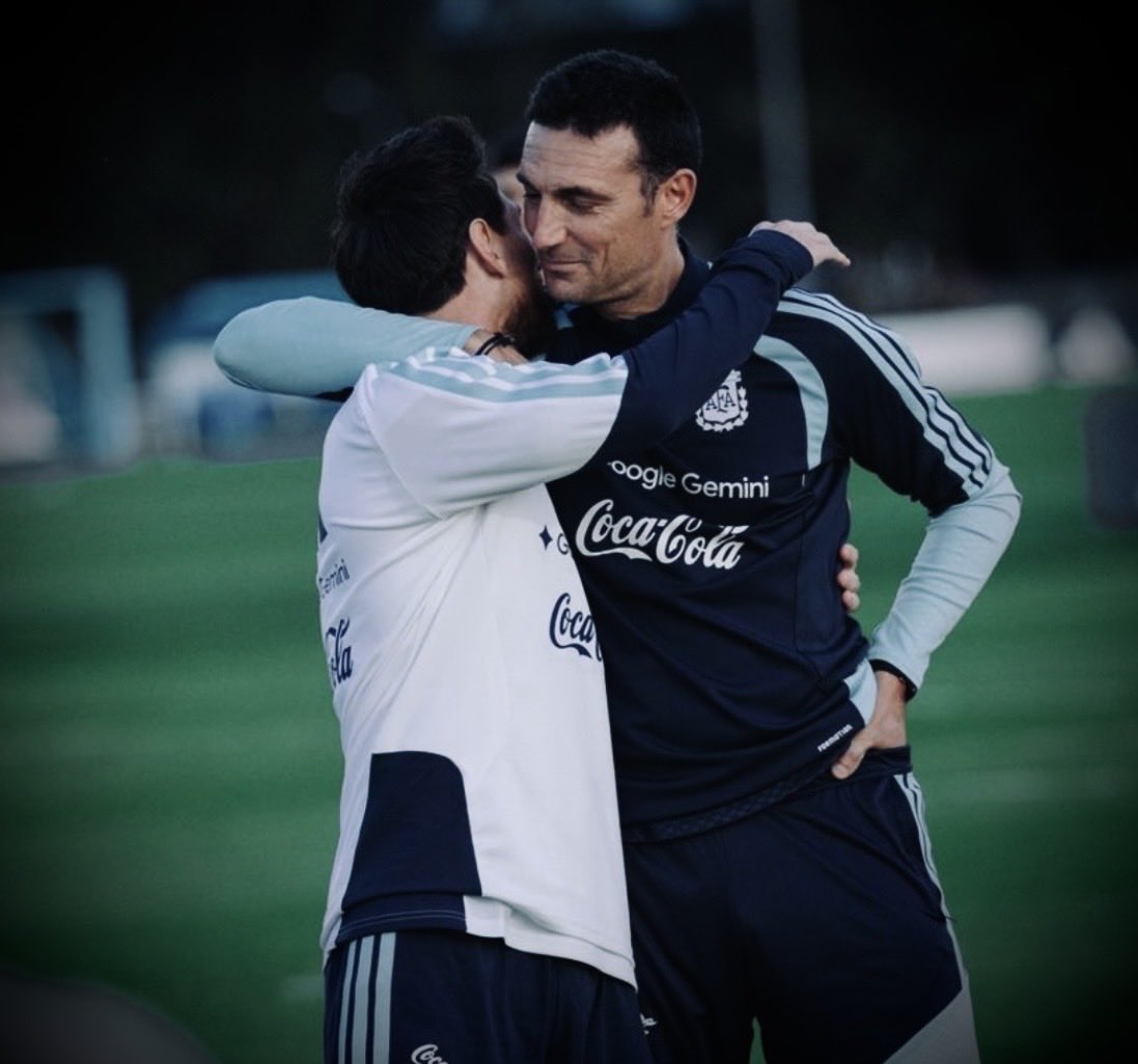 M10GOAT's tweet photo. 🥹🥹🥹🥹🥹🥹 https://t.co/wUQr61HlVW