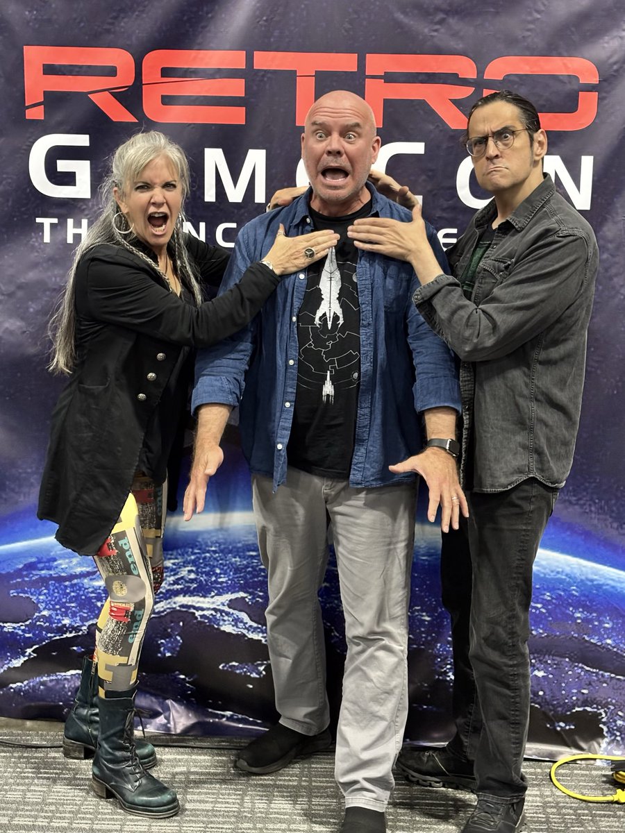 Mark_Meer's tweet photo. Thanks to my @masseffect cast mates @jhaletweets Peter Jessop & @missalihillis, @CTBsocial, the staff and volunteers at @RetroGameCon, and all the fans who attended for a great weekend in Syracuse!
#RetroGameCon #MassEffect #CommanderShepard https://t.co/wm1CD9fxIu