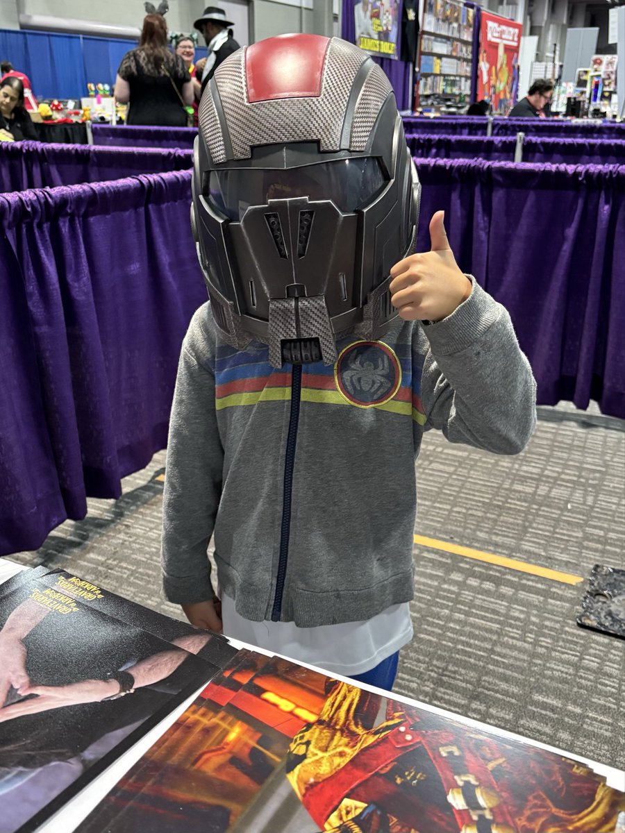 Mark_Meer's tweet photo. Thanks to my @masseffect cast mates @jhaletweets Peter Jessop & @missalihillis, @CTBsocial, the staff and volunteers at @RetroGameCon, and all the fans who attended for a great weekend in Syracuse!
#RetroGameCon #MassEffect #CommanderShepard https://t.co/wm1CD9fxIu
