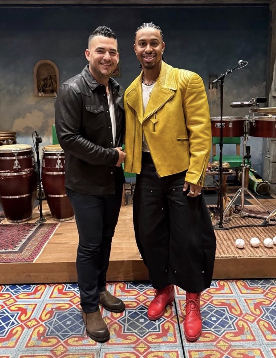 Metsmerized's tweet photo. Francisco Lindor, Mark Vientos and Steve Gelbs all supported Jose Iglesias on Broadway! 🎭 

(IG/joseiglesias_ss) https://t.co/tAnLVVLo11