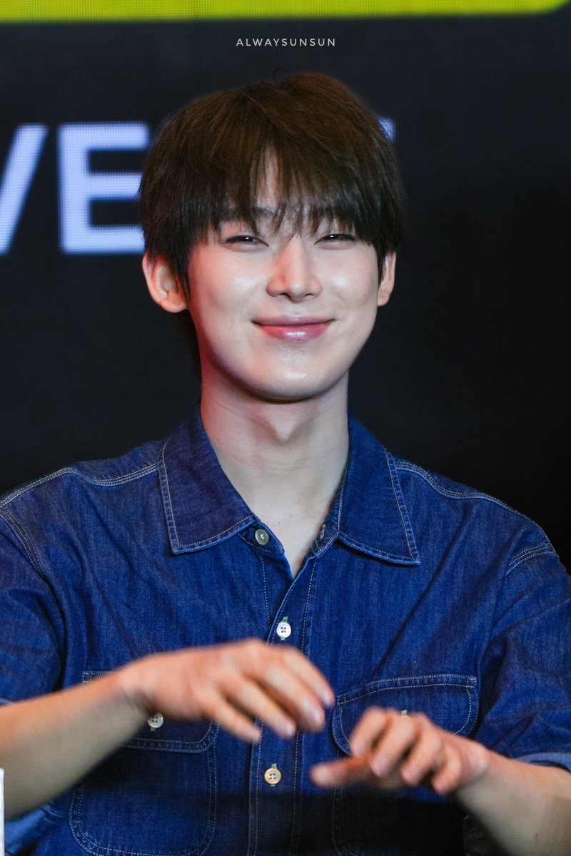 alwaysunsun's tweet photo. 261004 던킨 쇼피 대면

#선우 #SUNOO #ソヌ
#엔하이픈 #ENHYPEN https://t.co/rcdCJw8dZ7