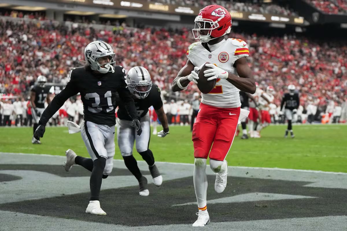 KCSportsNetwork's tweet photo. Tyquan Thornton put on a SHOW today 🔥

🔺5 REC
🔺111 YDS (career best)
🔺22.2 YPR
🔺2 TD (career best)

Hoping for the best for #2 🙏❤️ https://t.co/zK5JT96QKx