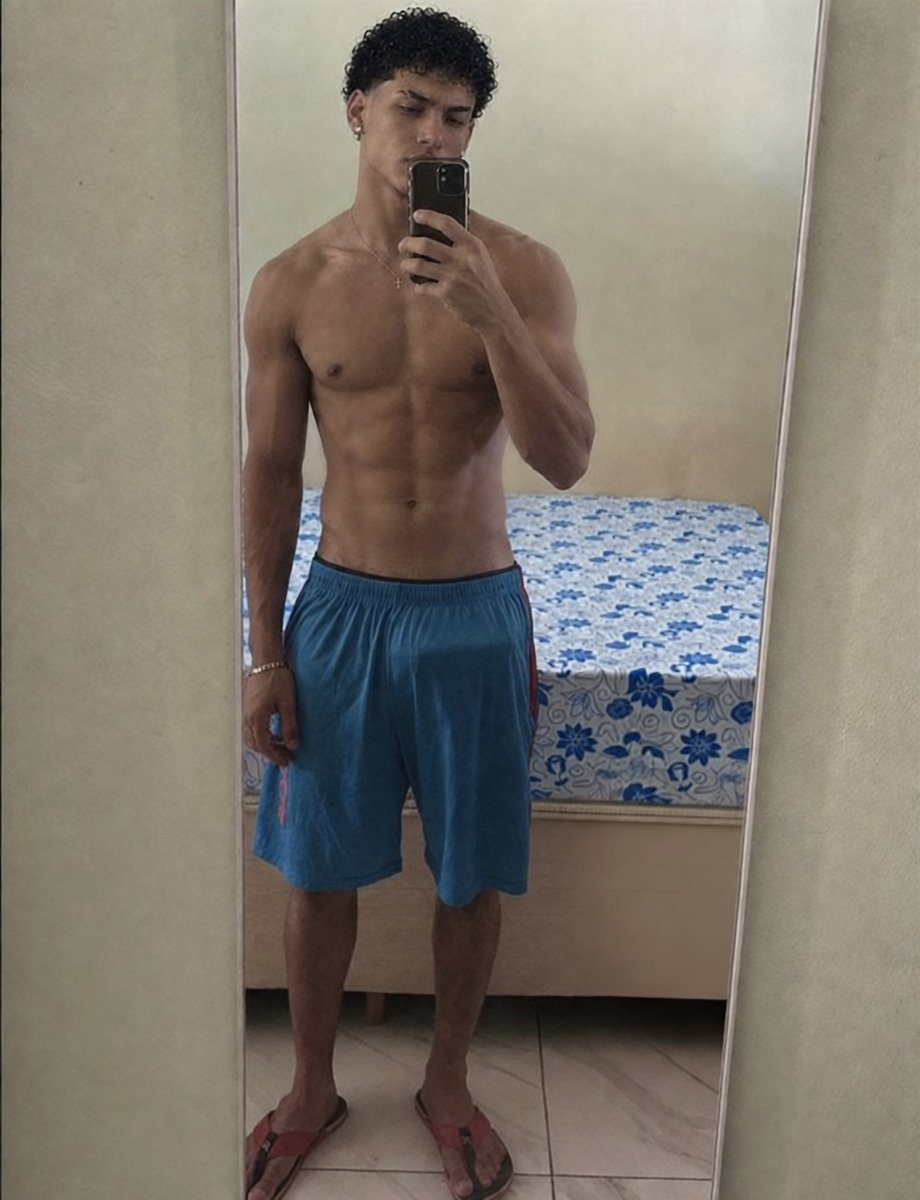 Arthurdnns's tweet photo. Recebo um boa noite de quem? 😏🫶 https://t.co/dC2NYf3U0W