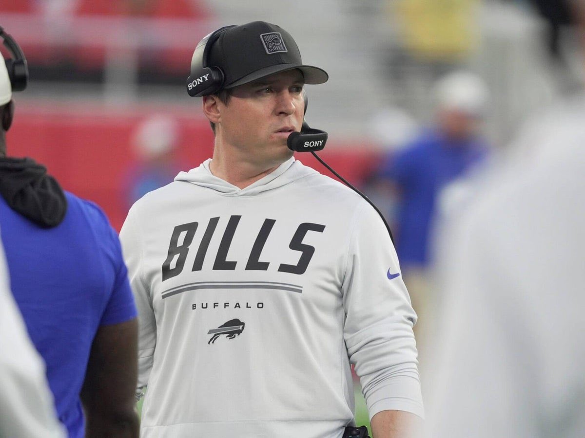 alexbrasky's tweet photo. What’re everyone’s thoughts on Jim Leonhard after four games as Bills defensive coordinator?

It’s been a roller coaster. After the first near-quarter of the season, I give him a C-

A lot of big plays, zero consistency. Need improvement https://t.co/Ae1q0Is1se