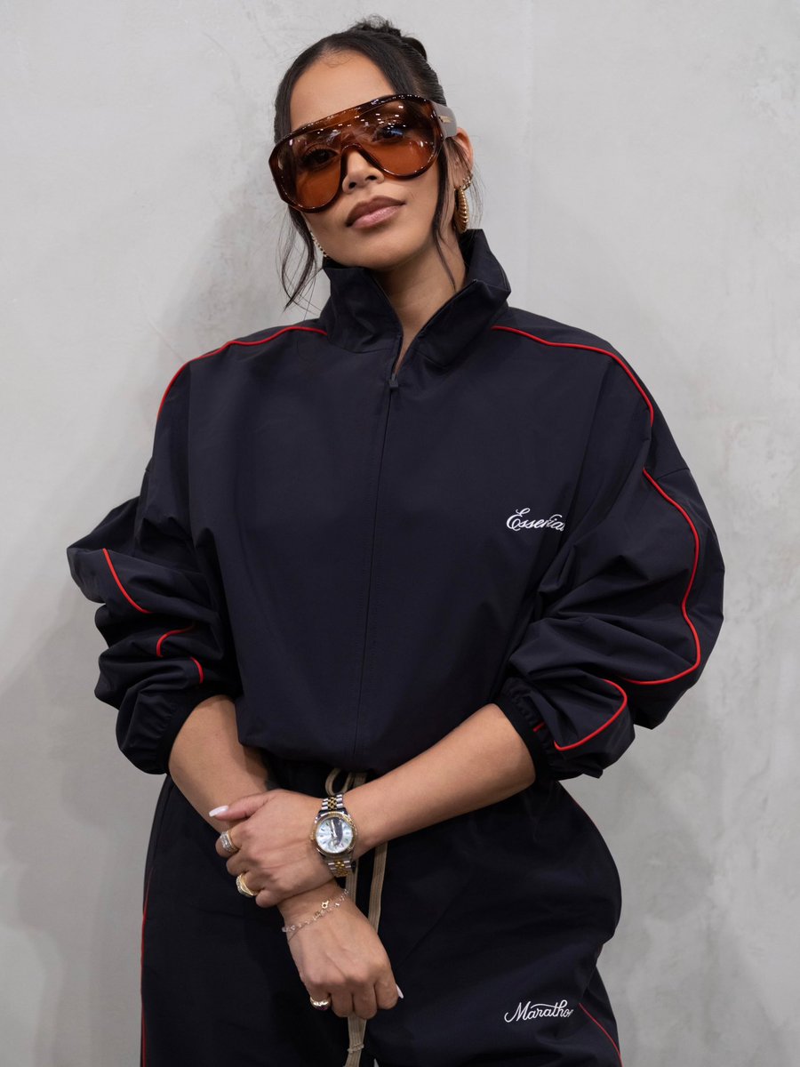 wavecheckers's tweet photo. Lauren London at ComplexCon 🏁 https://t.co/P4qELynD8S